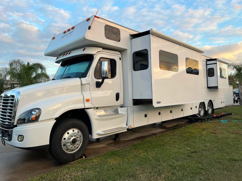 Super C motorhome after CamperKleen mobile wash, Bushnell FL
