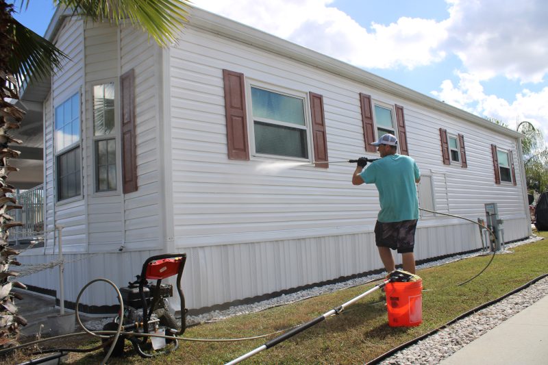 Mobile home siding pressure washed by CamperKleen in Bushnell FL